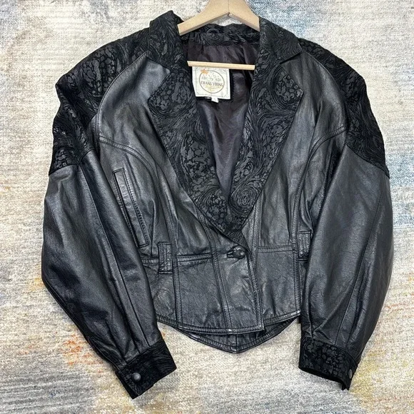 Vintage 80s Cropped Cowhide Leather Jacket Embossed Black Whimsy Goth M - Picture 2 of 16